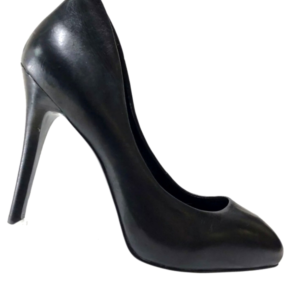 BCBG Sz 9M Black Bristol Pumps - Excellent Condition